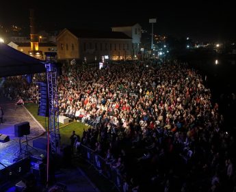 09-3-345x281 20. Ayvalık Uluslararası Zeytin Hasat ve Turizm Festivali’nde müzik dolu gece...