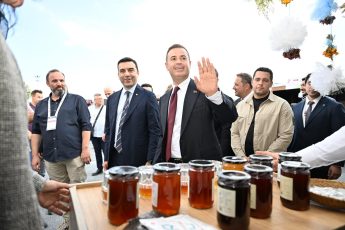 1-17-345x230 Bölgenin en büyük "Tarım ve Hayvancılık Fuarı" kapılarını açtı