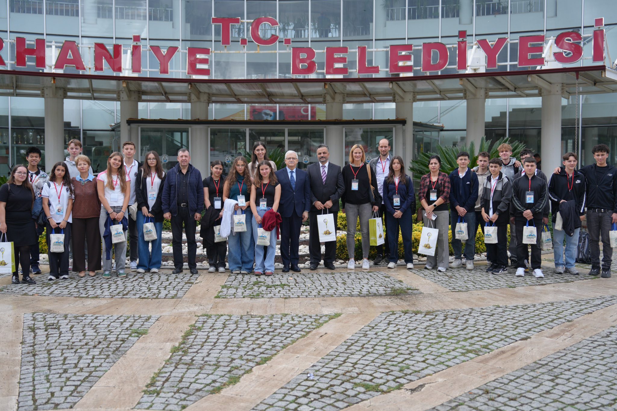 1-19 BURHANİYE, KARDEŞ ŞEHİR HÜRTH’TEN GELEN MİSAFİRLERİNİ AĞIRLADI