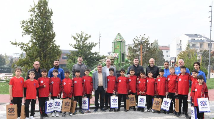 ALTIEYLÜL’ÜN GENÇ SPORCULARI KAHVALTIDA BULUŞTU