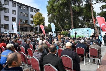 1-2-14-345x230 Büyükşehirin çiftçiye desteği sürüyor