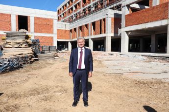 1-3-15-345x230 MUSTAFA CANBEY: “EDREMİT DEVLET HASTANESİ, KÖRFEZ BÖLGEMİZİN SAĞLIK ÜSSÜ OLACAK”