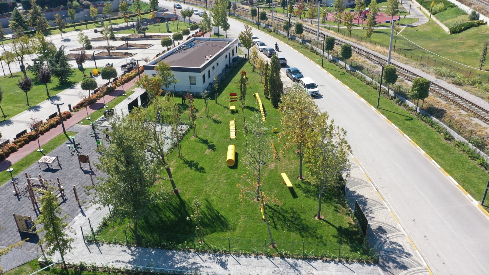 1-4-2 Ahmet Akın, can dostları Pati Park ile buluşturdu