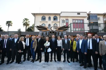 1-4-7-345x230 Cumhuriyet Meydanı 2.etabı açıldı. Akın: “Gurur verici işlere imza atıyoruz”