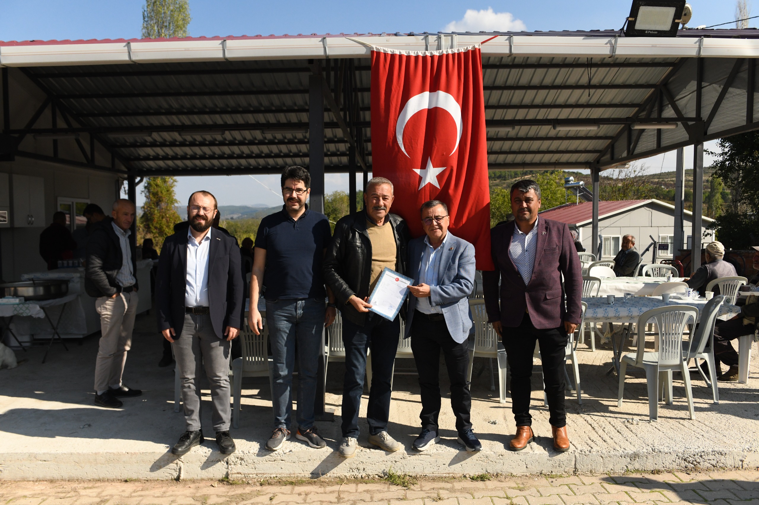 1-4-7 BAŞKAN ŞEHİRLİ, TAŞKÖY’DE 35 YILLIK TAPU SORUNUNU ÇÖZDÜ