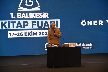 1-4-8-345x230 Balıkesir Kitap Fuarı’nda medya, siyaset ve edebiyat rüzgârı esti