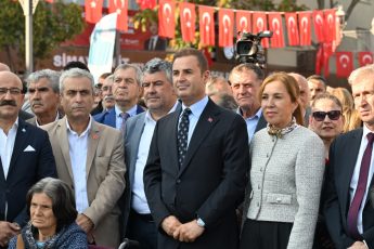 1-5-5-345x230 Cumhuriyet Meydanı 2.etabı açıldı. Akın: “Gurur verici işlere imza atıyoruz”