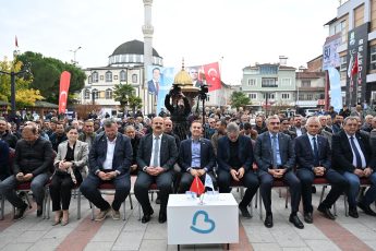 1-5-6-345x230 Büyükşehirin çiftçiye desteği sürüyor