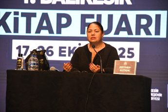 1-5-6-345x230 Balıkesir Kitap Fuarı’nda medya, siyaset ve edebiyat rüzgârı esti