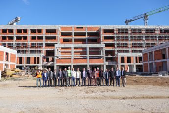 1-5-8-345x230 MUSTAFA CANBEY: “EDREMİT DEVLET HASTANESİ, KÖRFEZ BÖLGEMİZİN SAĞLIK ÜSSÜ OLACAK”