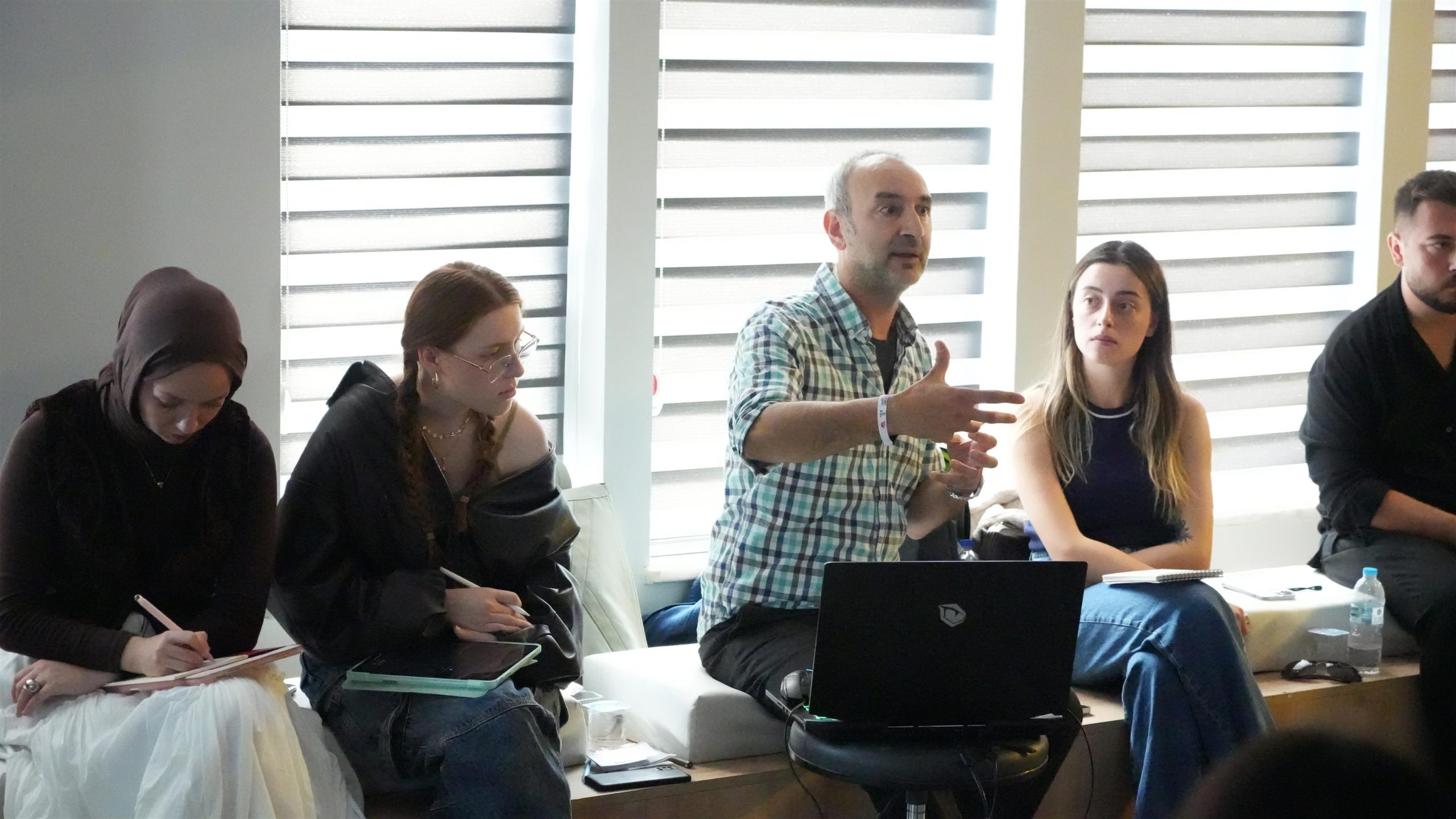 1-6-1-scaled YAŞAYAN MÜZELER ZİYARETÇİLERİNİ AĞIRLIYOR