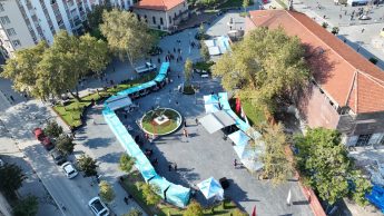 1-6-5-345x194 Cumhuriyet Meydanı 2.etabı açıldı. Akın: “Gurur verici işlere imza atıyoruz”