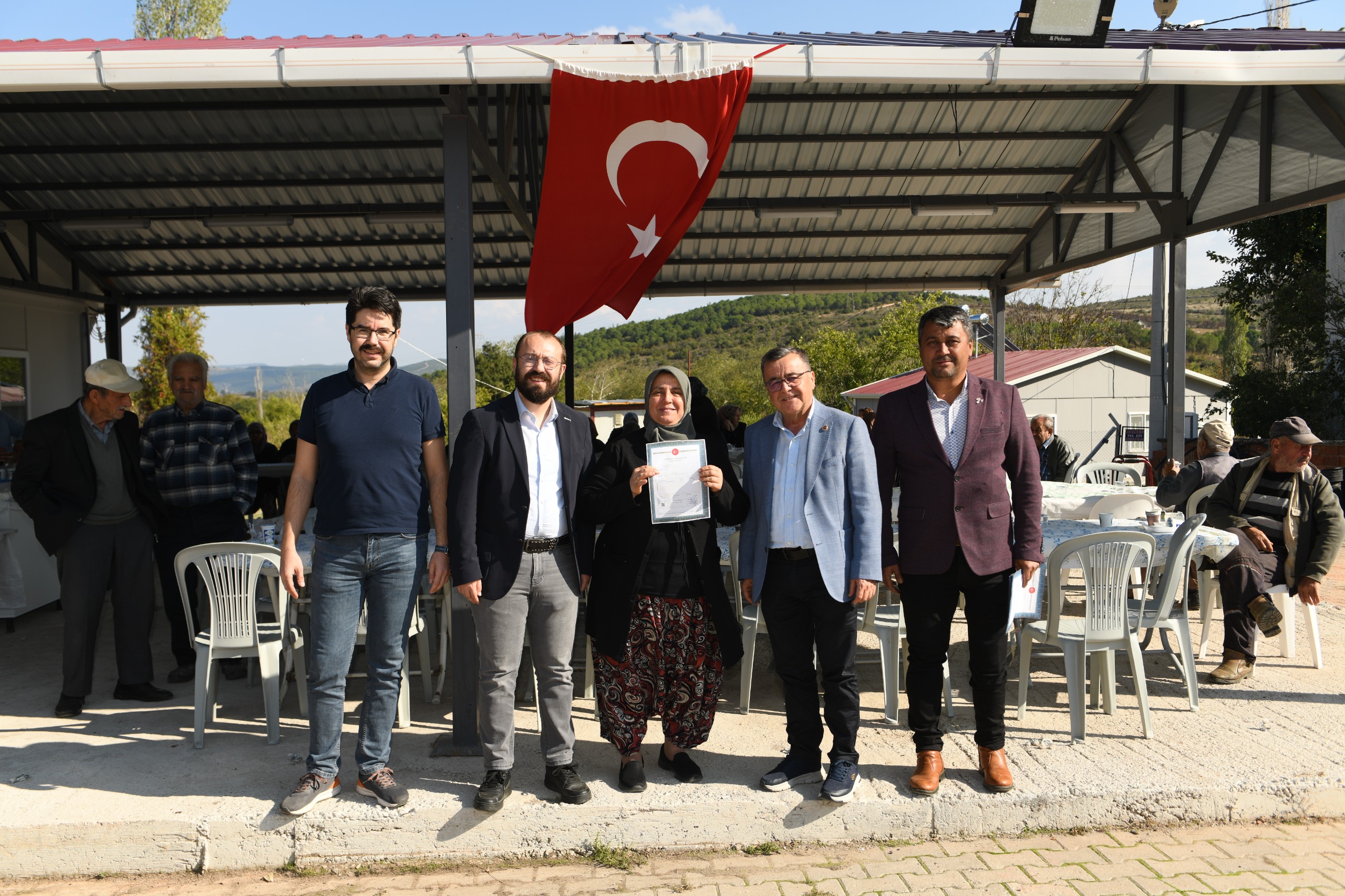 1-7-5 BAŞKAN ŞEHİRLİ, TAŞKÖY’DE 35 YILLIK TAPU SORUNUNU ÇÖZDÜ