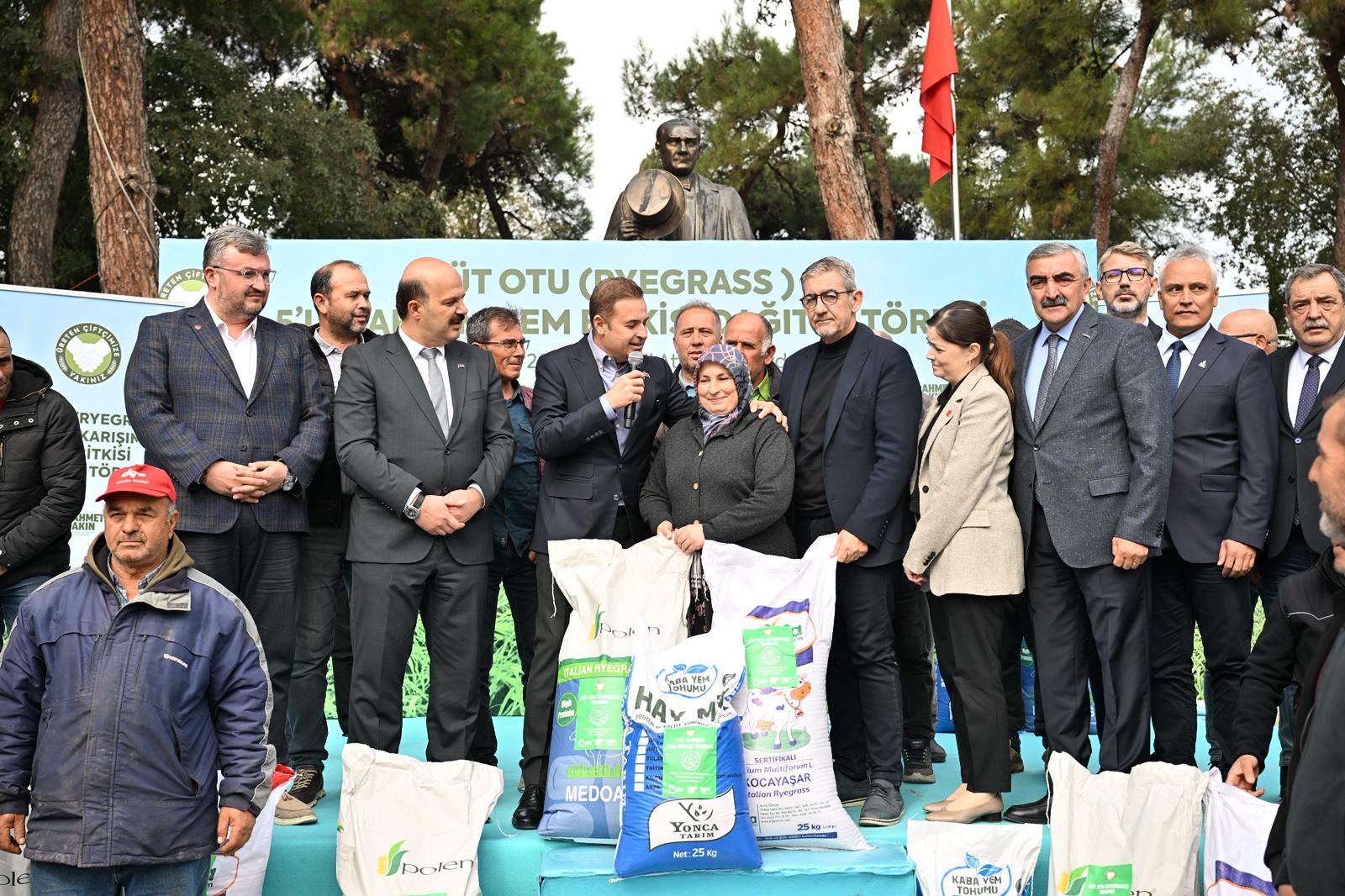 1-7-6 Büyükşehirin çiftçiye desteği sürüyor