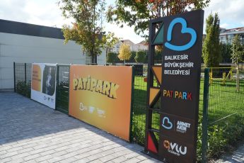 1-8-1-345x230 Ahmet Akın, can dostları Pati Park ile buluşturdu