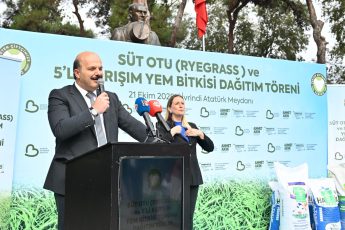 1-8-4-345x230 Büyükşehirin çiftçiye desteği sürüyor