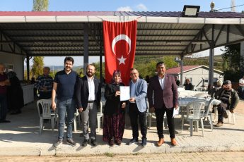 1-8-5-345x230 BAŞKAN ŞEHİRLİ, TAŞKÖY’DE 35 YILLIK TAPU SORUNUNU ÇÖZDÜ