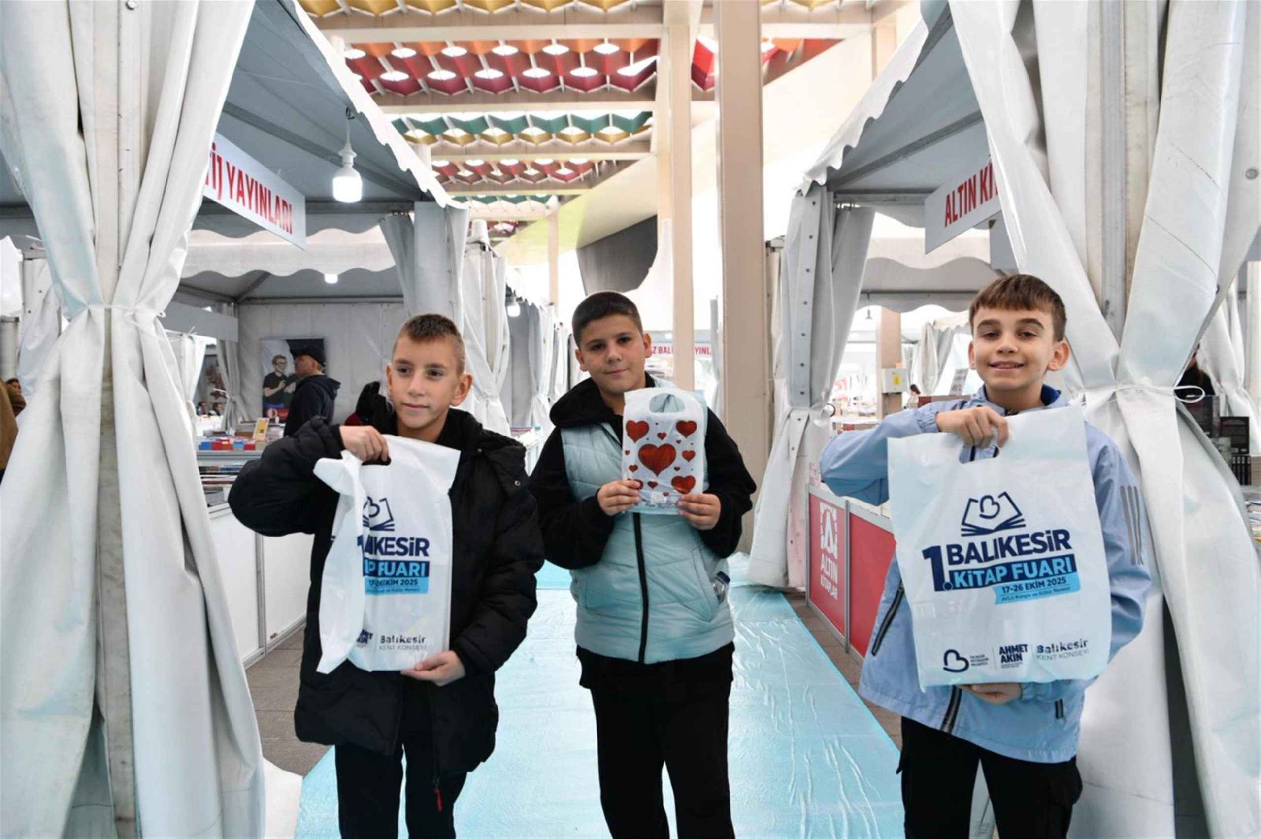 1.balikesir_kitap_fuari_coskuyla_acildi_1-scaled 1.Balıkesir Kitap Fuarı coşkuyla açıldı