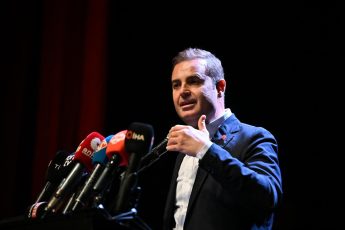 1.balikesir_kitap_fuari_coskuyla_acildi_3-345x230 1.Balıkesir Kitap Fuarı coşkuyla açıldı