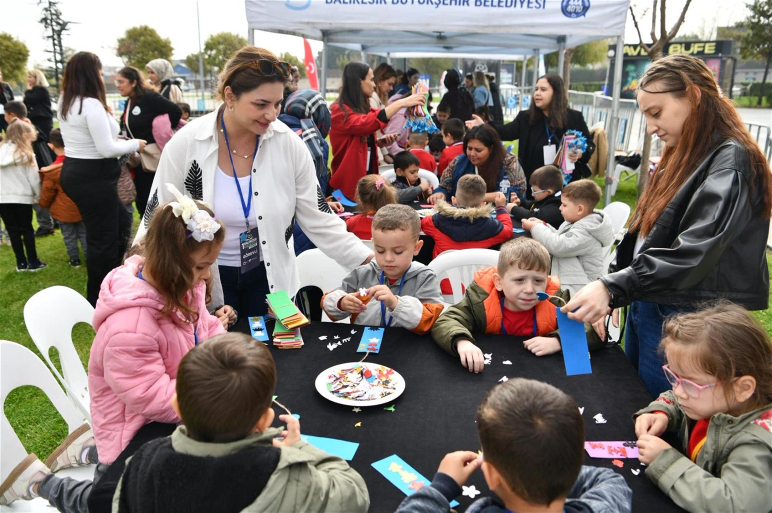 1.balikesir_kitap_fuari_coskuyla_acildi_7-scaled 1.Balıkesir Kitap Fuarı coşkuyla açıldı