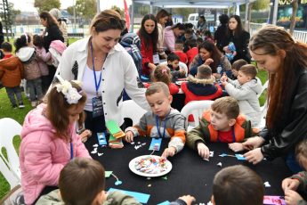1.balikesir_kitap_fuari_coskuyla_acildi_8-345x230 1.Balıkesir Kitap Fuarı coşkuyla açıldı