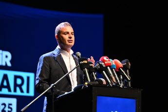 1.balikesir_kitap_fuari_coskuyla_acildi_9-345x230 1.Balıkesir Kitap Fuarı coşkuyla açıldı