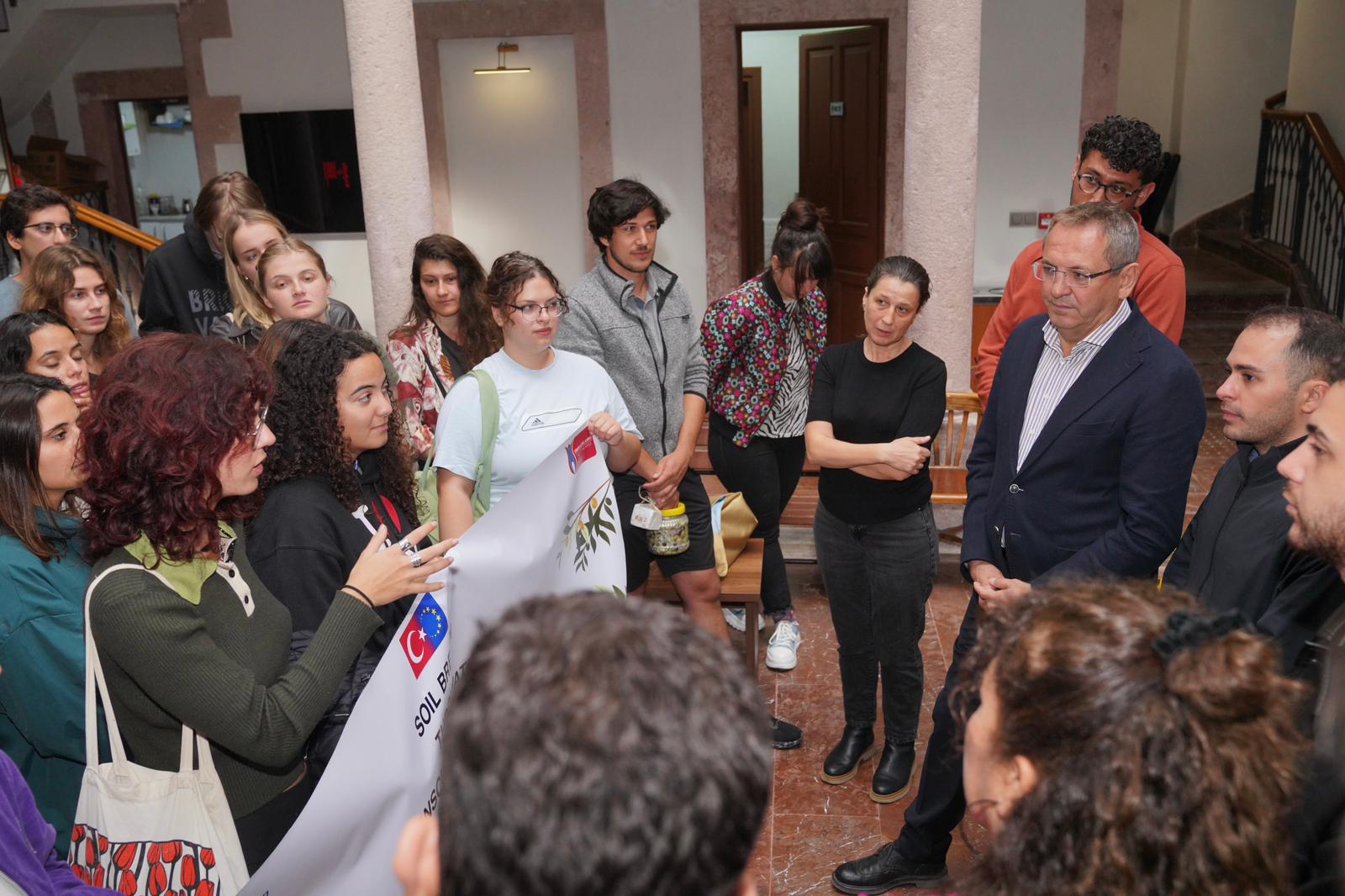 10-1 Ayvalık’ta Uluslararası Gençlik Projesi Kapsamında Zeytin Kültürü Deneyimi