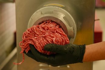 10-2-345x230 BURHANİYE BELEDİYESİ’NDEN HALKA HİZMET: HALK MARKET