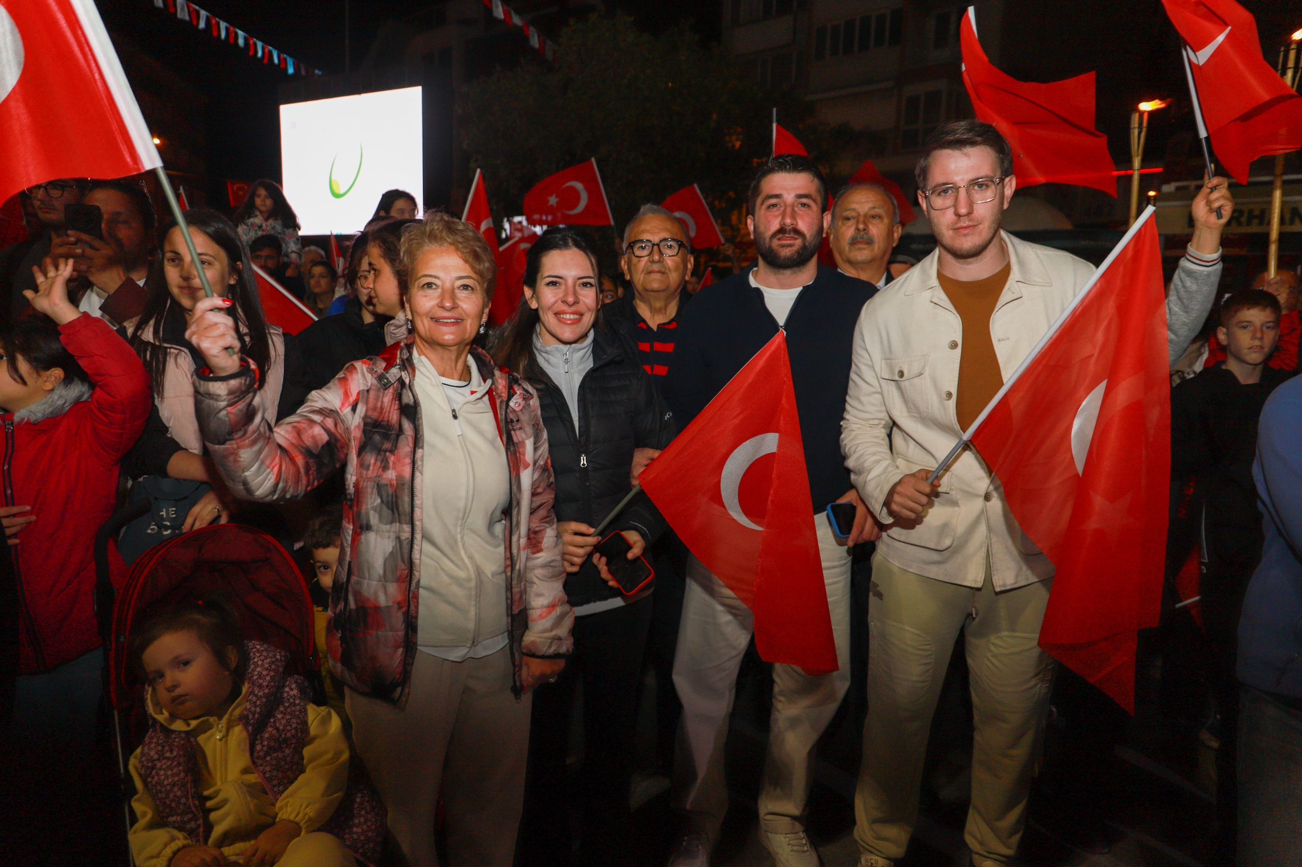 10-3 BURHANİYE’DE CUMHURİYET’İN 102. YILI FENER ALAYIYLA KUTLANDI