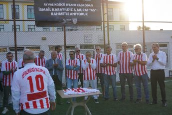 10-345x231 Başkan Ergin: “Ayvalıkgücü’nün efsanelerini rahmet ve özlemle anıyoruz”