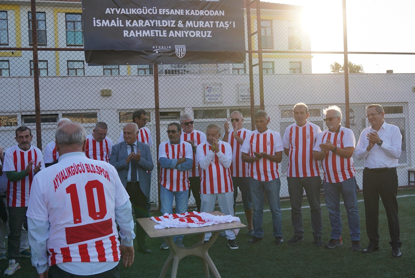 10 Başkan Ergin: “Ayvalıkgücü’nün efsanelerini rahmet ve özlemle anıyoruz”