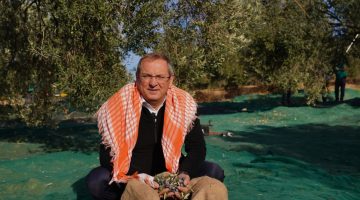 “Yerin altının değil, üstünün daha kıymetli olduğuna inanıyorum” diyen Başkan Mesut Ergin; “ZEYTİNYAĞI AYVALIK’IN VAZGEÇİLMEZ BİR KÜLTÜRÜDÜR”