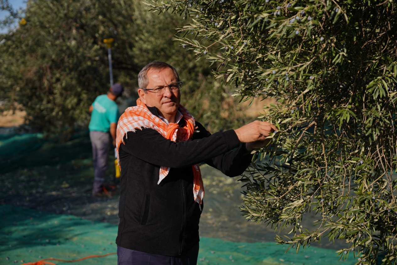 12-2 “Yerin altının değil, üstünün daha kıymetli olduğuna inanıyorum” diyen Başkan Mesut Ergin; “ZEYTİNYAĞI AYVALIK’IN VAZGEÇİLMEZ BİR KÜLTÜRÜDÜR”