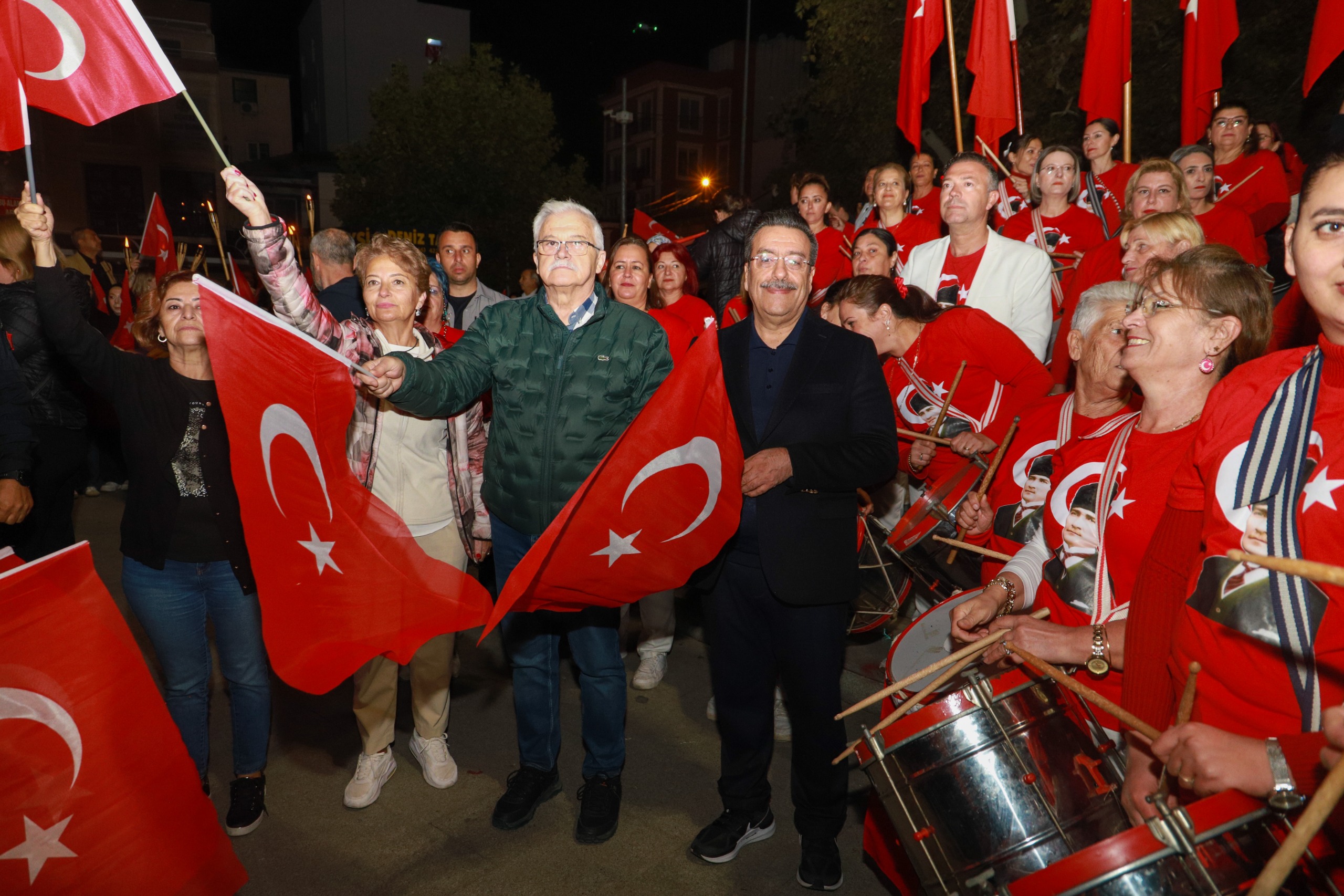 12-3 BURHANİYE’DE CUMHURİYET’İN 102. YILI FENER ALAYIYLA KUTLANDI