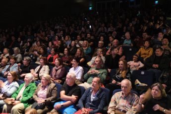 14-345x230 ALTIEYLÜL’DE YEŞİLÇAM EZGİLERİYLE NOSTALJİ DOLU BİR GECE