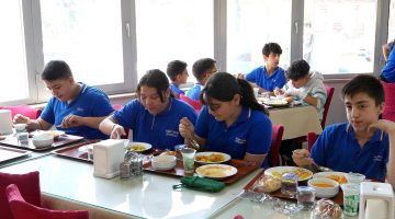 BURHANİYE BELEDİYESİ KENT LOKANTASINDA DAYANIŞMA VAR