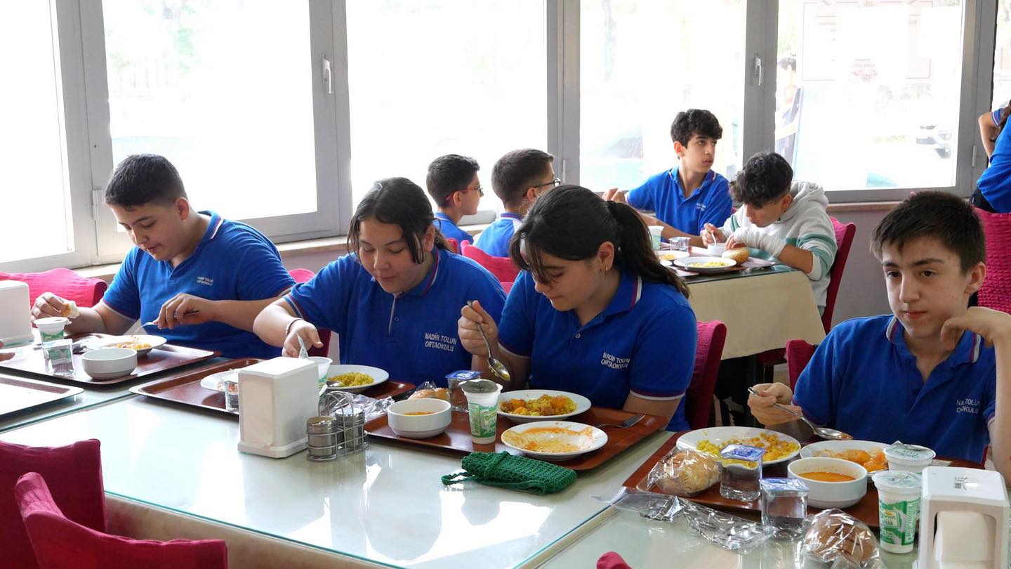 BURHANİYE BELEDİYESİ KENT LOKANTASINDA DAYANIŞMA VAR