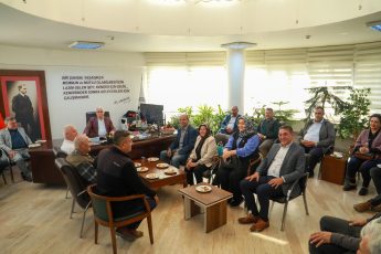 2-2-345x230 MUHTARLAR BURHANİYE BELEDİYESİNDE BİR ARAYA GELDİ