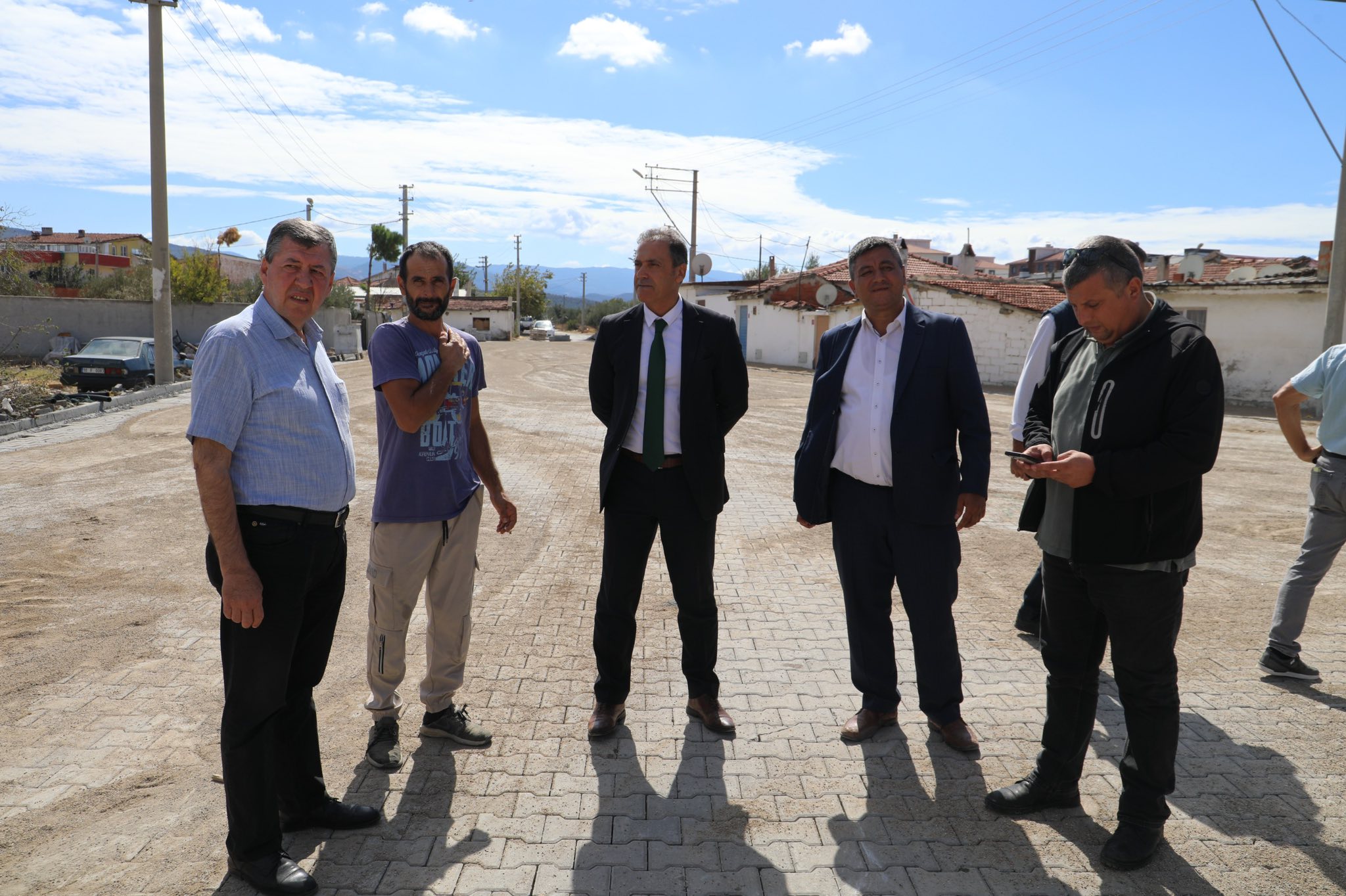 2 PAZARBAŞI CADDESİ’NDE ÇALIŞMALAR TAMAMLANDI