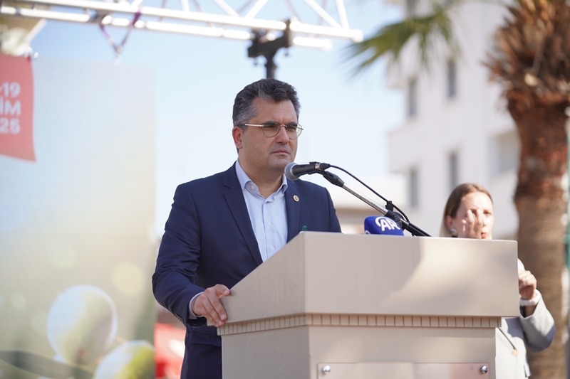 20.-AYVALIK-ULUSLARARASI-ZEYTIN-HASAT-VE-TURIZM-FESTIVALI-BASLADI-1 20. AYVALIK ULUSLARARASI ZEYTİN HASAT VE TURİZM FESTİVALİ BAŞLADI