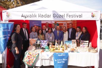 20.-AYVALIK-ULUSLARARASI-ZEYTIN-HASAT-VE-TURIZM-FESTIVALI-BASLADI-10-345x230 20. AYVALIK ULUSLARARASI ZEYTİN HASAT VE TURİZM FESTİVALİ BAŞLADI