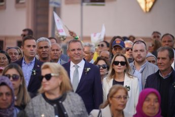 20.-AYVALIK-ULUSLARARASI-ZEYTIN-HASAT-VE-TURIZM-FESTIVALI-BASLADI-11-345x230 20. AYVALIK ULUSLARARASI ZEYTİN HASAT VE TURİZM FESTİVALİ BAŞLADI