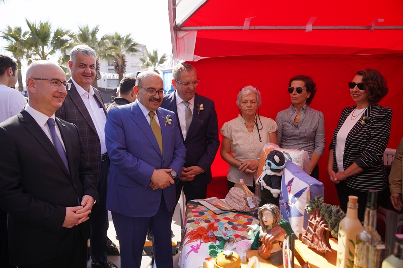 20.-AYVALIK-ULUSLARARASI-ZEYTIN-HASAT-VE-TURIZM-FESTIVALI-BASLADI-2 20. AYVALIK ULUSLARARASI ZEYTİN HASAT VE TURİZM FESTİVALİ BAŞLADI