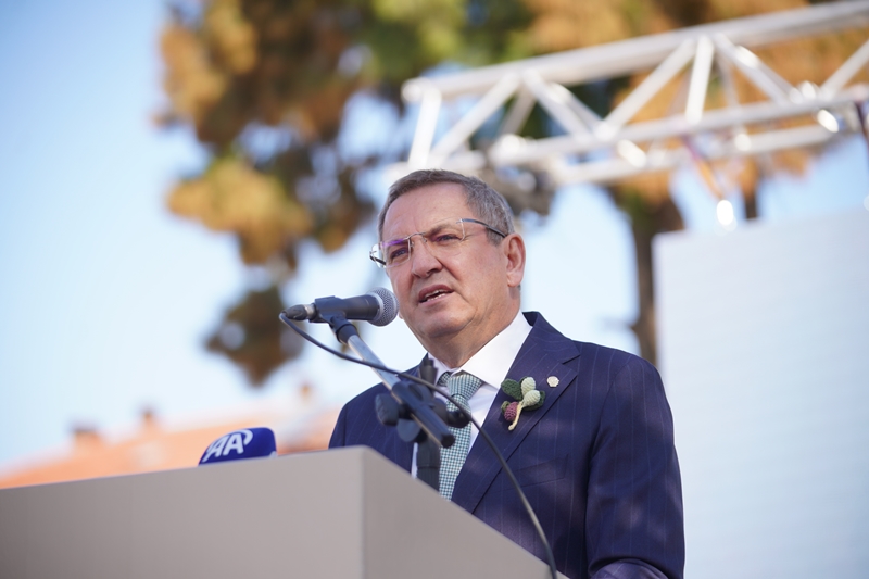 20.-AYVALIK-ULUSLARARASI-ZEYTIN-HASAT-VE-TURIZM-FESTIVALI-BASLADI-5 20. AYVALIK ULUSLARARASI ZEYTİN HASAT VE TURİZM FESTİVALİ BAŞLADI