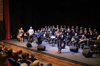 3-4-345x230 ALTIEYLÜL’DE YEŞİLÇAM EZGİLERİYLE NOSTALJİ DOLU BİR GECE