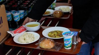 4-1-345x194 BURHANİYE BELEDİYESİ KENT LOKANTASINDA DAYANIŞMA VAR