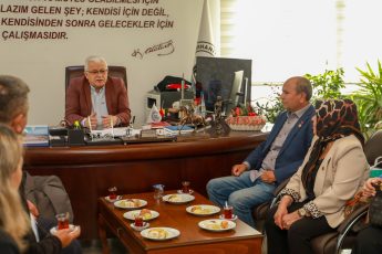 4-2-345x230 MUHTARLAR BURHANİYE BELEDİYESİNDE BİR ARAYA GELDİ