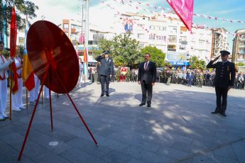 4-4-345x230 29 EKİM CUMHURİYET BAYRAMI ÇELENK TÖRENİ YAPILDI