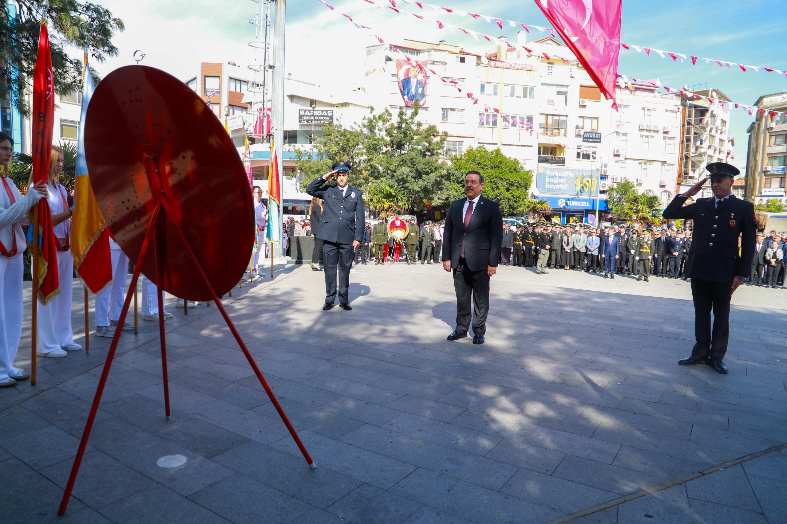 4-5 29 EKİM CUMHURİYET BAYRAMI ÇELENK TÖRENİ YAPILDI