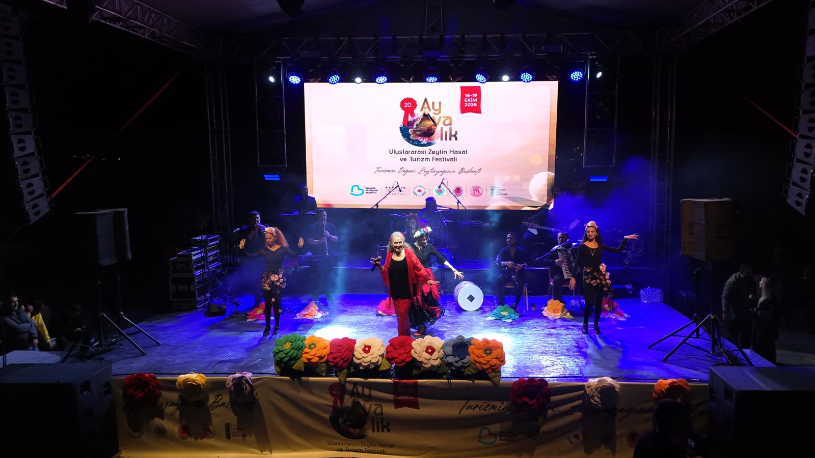 40 AYVALIK’TAN DOPDOLU PROGRAMIYLA BİR FESTİVAL DAHA GEÇTİ